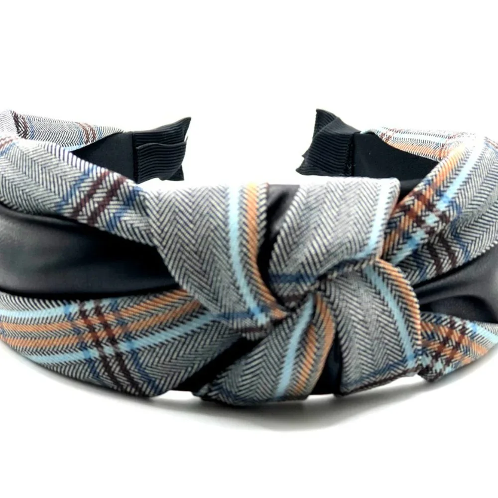 Knot Headband in Black PU Leather - Picture 2 of 3